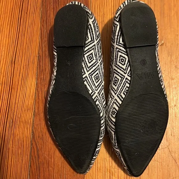 MIA Zander Pointed Ballet Flats Slip On Shoes Women's Sz 6 - Picture 4 of 8